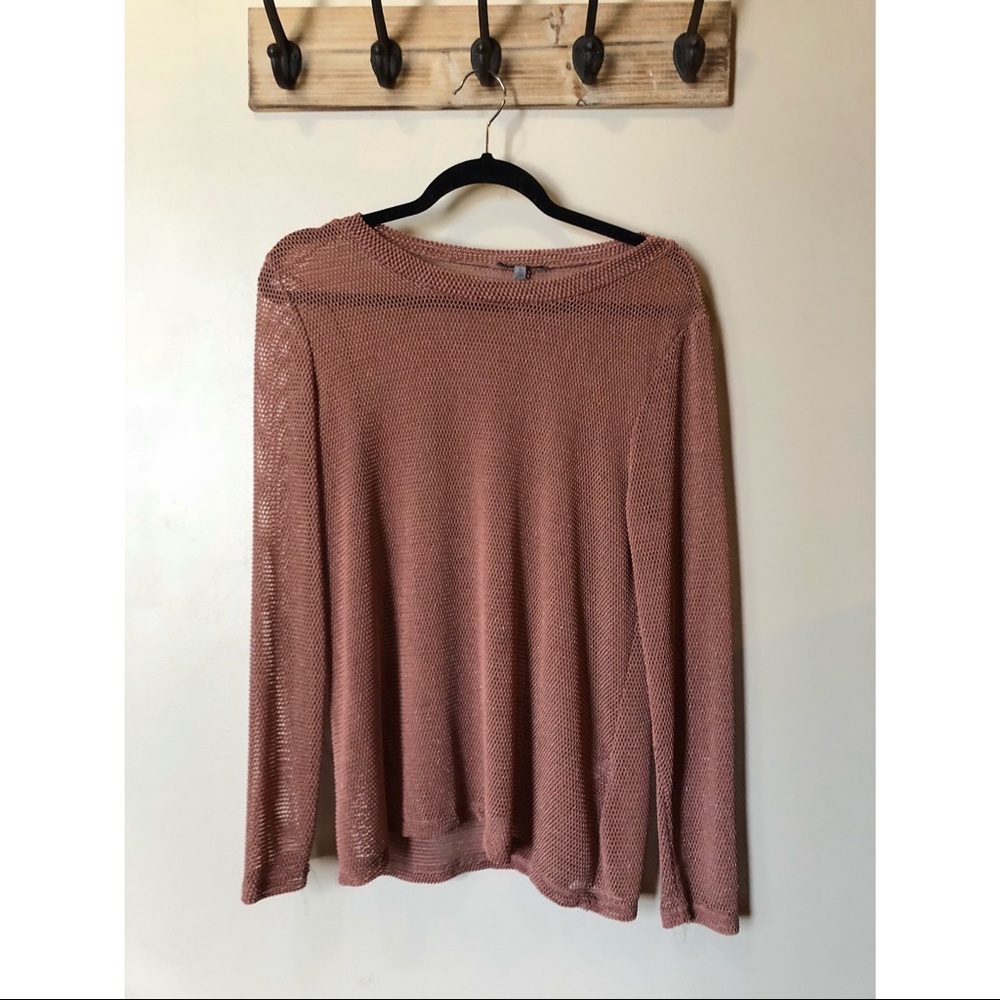 M CHARLOTTE RUSSE MAUVE LONG SLEEVE MESH TOP